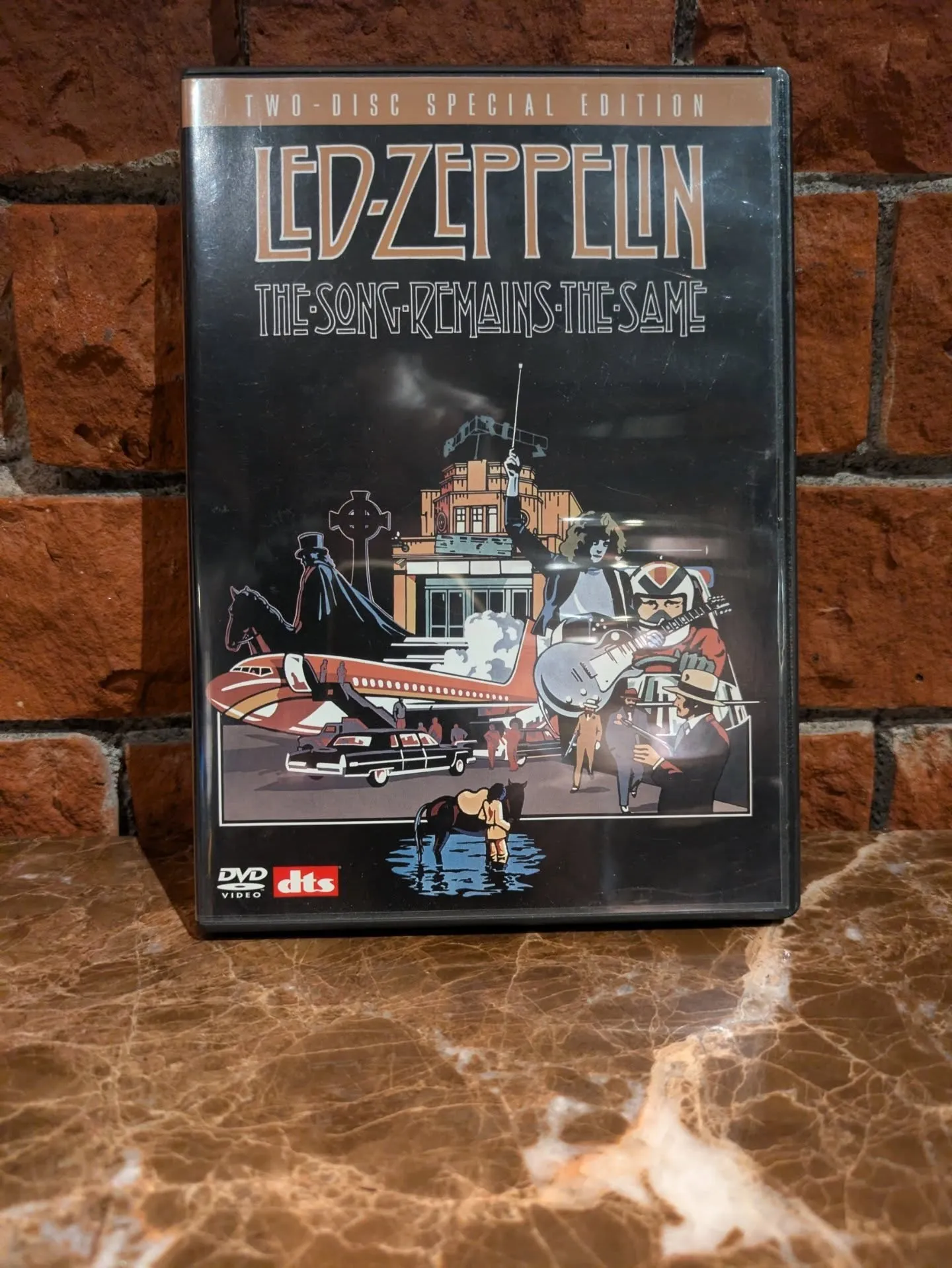 遅ればせながら購入しました。