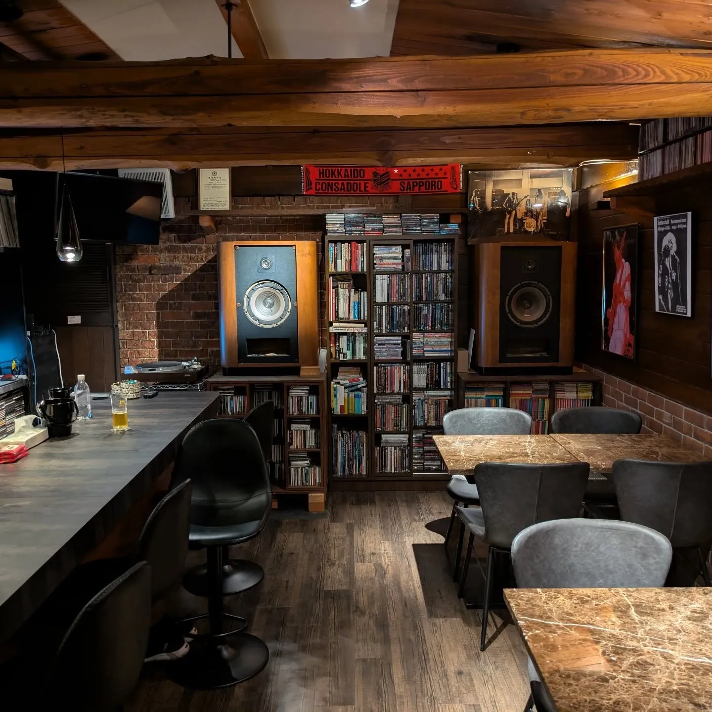 12月19日(金)は21時30分開店とさせていただきます。